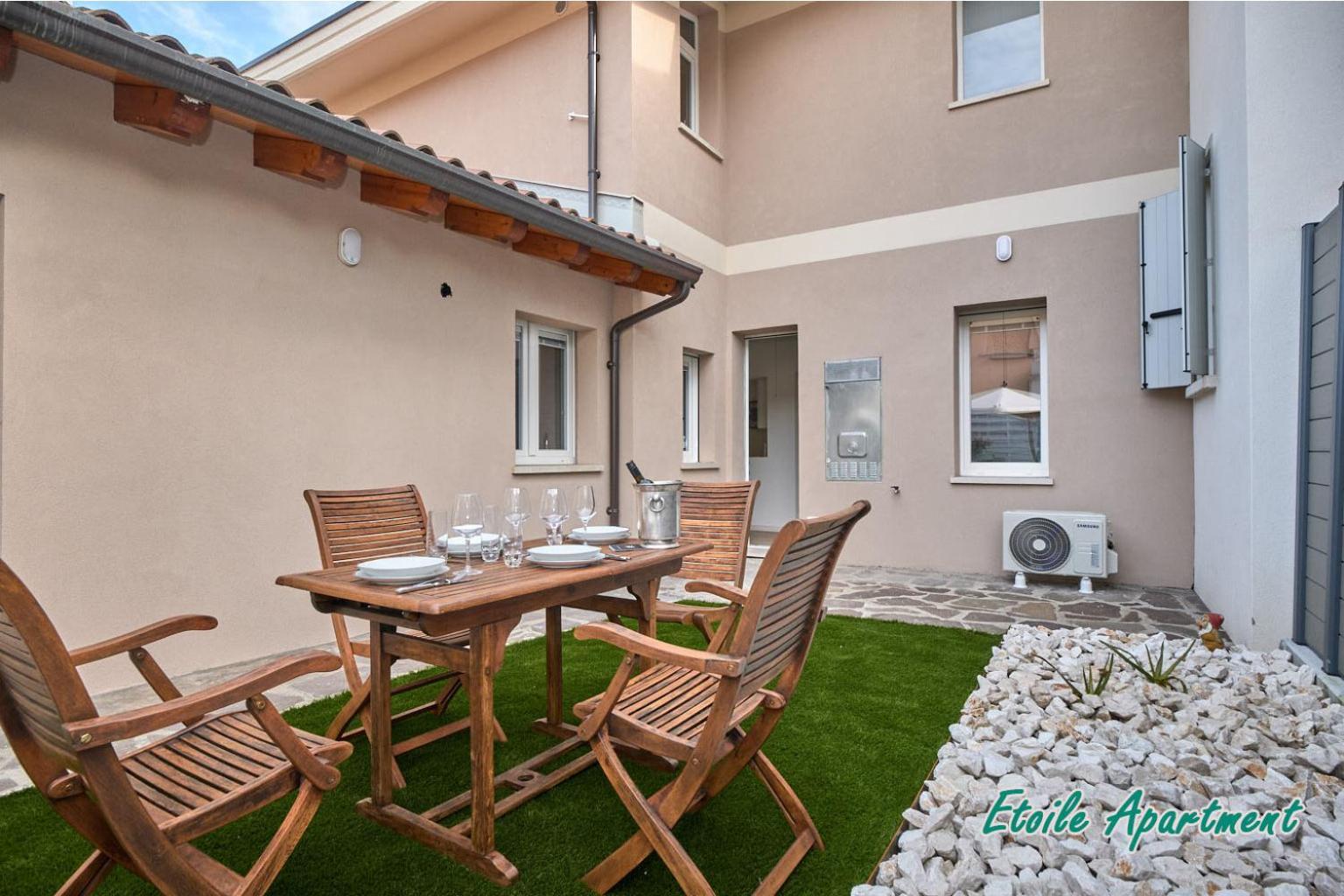 Casa Monique Apartments Desenzano del Garda Exteriör bild